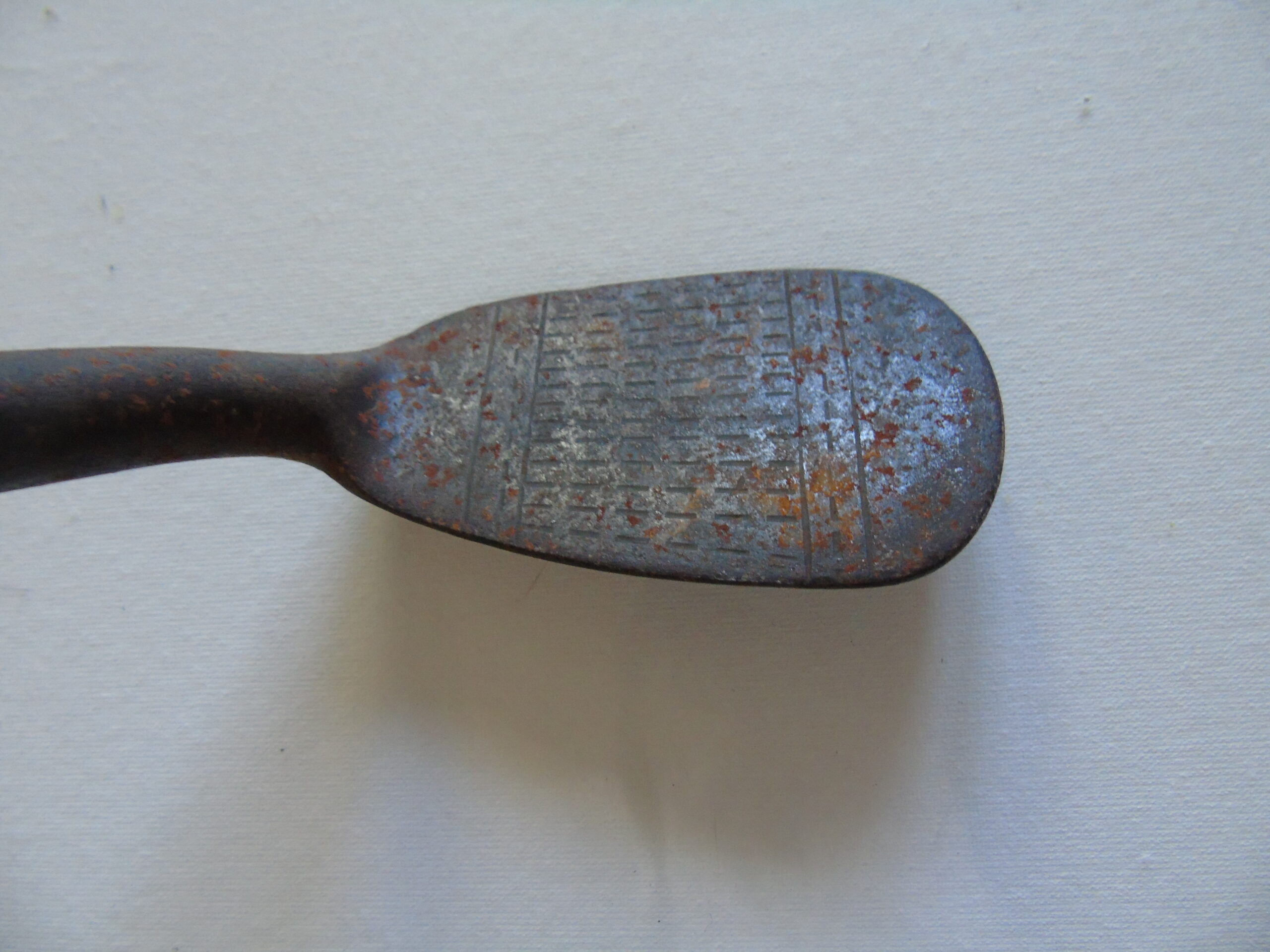 H LOGAN MASHIE NIBLICK HICKORY SHAFT GOLF CLUB - Image 3